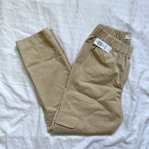 Babaton titan pants in olive beige (NWT)